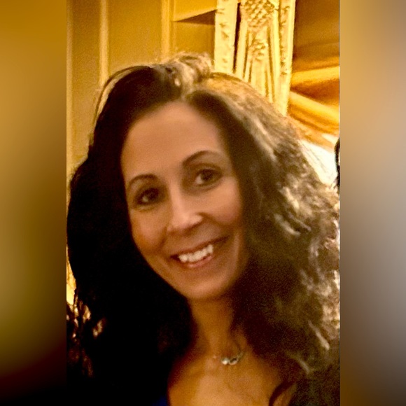 Meet the Posher! Hi I’m Sandy! - Picture 2 of 2